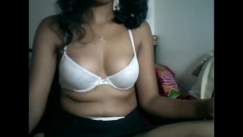 Snapshot of sexylarra12 chatting on 01.12.25 sexylarra12 online show from 01.12.25