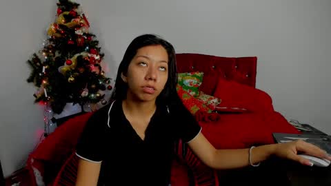 Snapshot of sexylaurita4u chatting on 01.07.25 laura online show from 01.07.25