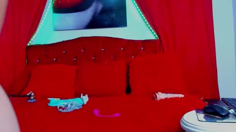 Snapshot of sexylaurita4u chatting on 01.22.25 laura online show from 01.22.25