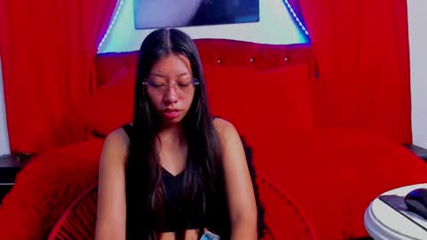 Snapshot of sexylaurita4u chatting on 01.25.25 laura online show from 01.25.25