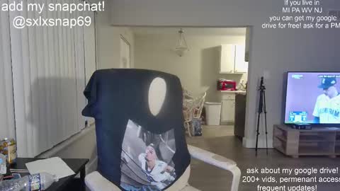 Snapshot of sexylax69 chatting on 10.11.25 sexylax69 online show from 10.11.25