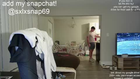 Snapshot of sexylax69 chatting on 10.14.25 sexylax69 online show from 10.14.25