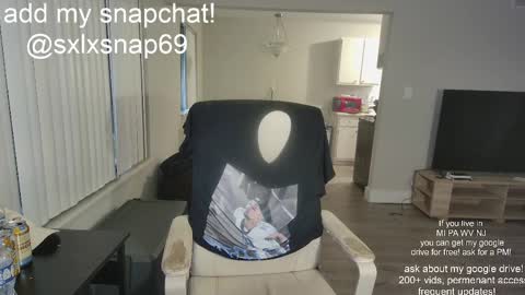 Snapshot of sexylax69 chatting on 10.29.25 sexylax69 online show from 10.29.25