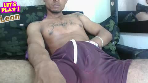 Snapshot of sexyleon69 chatting on 05.25.26 Sexy leon online show from 05.25.26