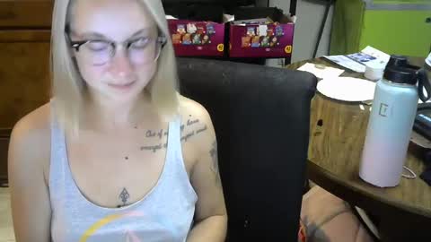 sexylexie93 online show from 10.14.25