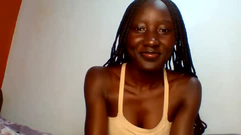 Snapshot of sexylucia5 chatting on 05.19.26 sexylucia5 online show from 05.19.26
