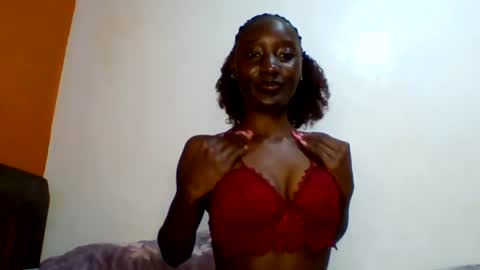 Snapshot of sexylucia5 chatting on 06.13.26 sexylucia5 online show from 06.13.26