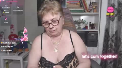 Snapshot of sexylynette4u chatting on 06.03.26 sexylynette4u online show from 06.03.26