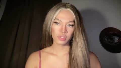 Snapshot of sexynakedweapon chatting on 06.09.26 LIEZEL online show from 06.09.26