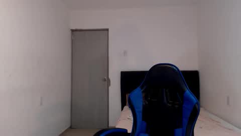 Snapshot of sexynatalia25 chatting on 05.27.26 Natalia Duran online show from 05.27.26