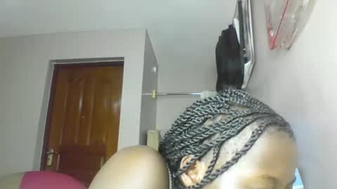 Snapshot of sexypamm chatting on 04.27.26 sexypamm online show from 04.27.26