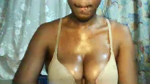 Snapshot of sexypearl45 chatting on 02.16.25 taiyan online show from 02.16.25