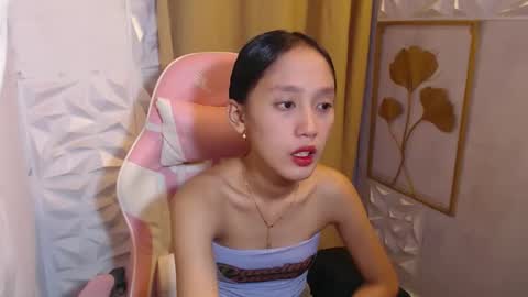 Snapshot of sexypinayirish chatting on 11.25.25 IRISH online show from 11.25.25