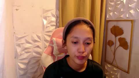 Snapshot of sexypinayirish chatting on 12.23.25 IRISH online show from 12.23.25