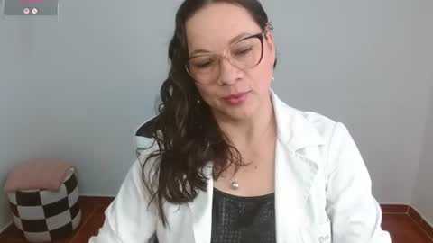 Snapshot of sexypsychologist chatting on 06.25.26 Sexy Psychologist online show from 06.25.26