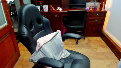 R A C H E L online show from 11.01.25