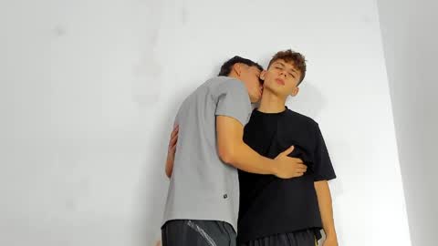 Snapshot of sexys_boys18 chatting on 06.01.26 MATIAS-18 THIAHO -18 MAX-19 NICOKALY-19 CAIN-19 MOD ESTEBAN online show from 06.01.26
