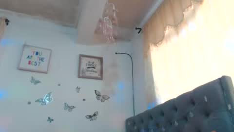 Venus Independent Model online show from 01.28.25