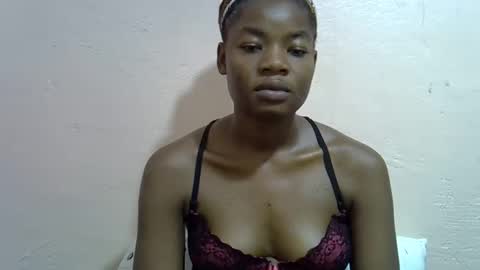 Snapshot of sexyshaz22 chatting on 05.12.26 sexyshaz22 online show from 05.12.26
