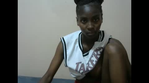 Snapshot of sexytinyy chatting on 05.20.26 maria online show from 05.20.26