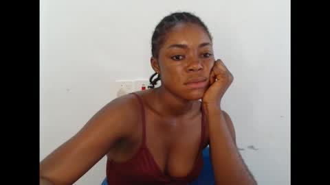 Snapshot of sexyxbunnyxx chatting on 10.25.25 Blue online show from 10.25.25