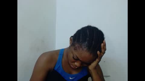 Snapshot of sexyxmilfx chatting on 02.25.26 sexyxmilfx online show from 02.25.26