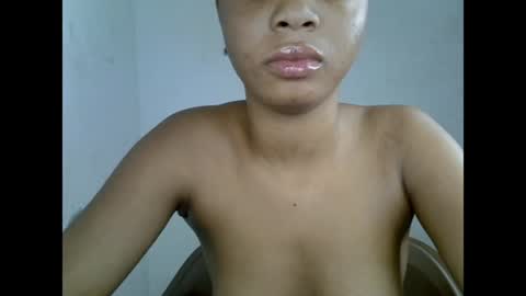 Snapshot of sexyxpeach chatting on 07.17.26 sexyxpeach online show from 07.17.26