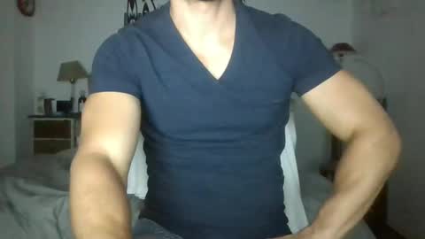 Snapshot of sexyyphilip chatting on 01.11.25 sexyyphilip online show from 01.11.25