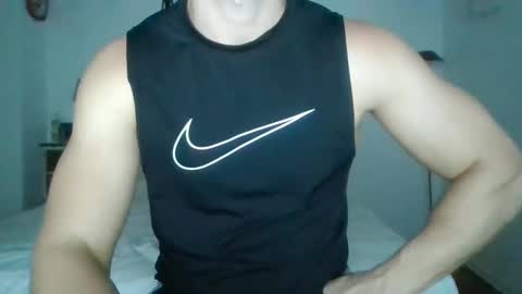 Snapshot of sexyyphilip chatting on 02.05.25 sexyyphilip online show from 02.05.25
