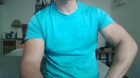 Snapshot of sexyyphilip chatting on 10.14.25 sexyyphilip online show from 10.14.25