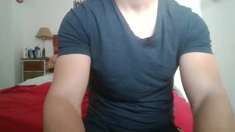 Snapshot of sexyyphilip chatting on 10.15.25 sexyyphilip online show from 10.15.25