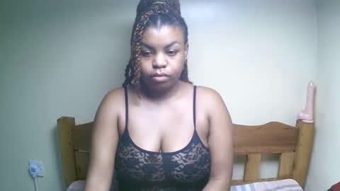 Snapshot of sexyyred_ chatting on 04.21.26 sexyyred_ online show from 04.21.26