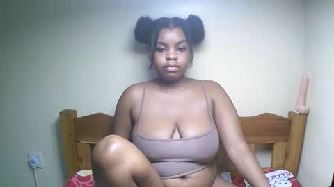 Snapshot of sexyyred_ chatting on 05.11.26 sexyyred_ online show from 05.11.26