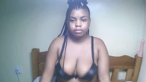 Snapshot of sexyyred_ chatting on 05.20.26 sexyyred_ online show from 05.20.26