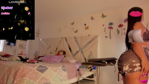Snapshot of sexyzoe_69 chatting on 12.26.24 Alexa online show from 12.26.24