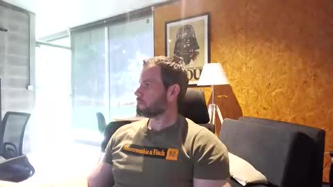 Snapshot of shad0w_hunter chatting on 11.08.25 shad0w_hunter online show from 11.08.25