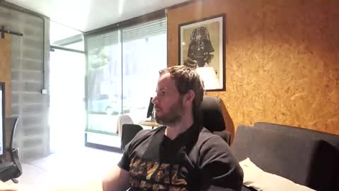 Snapshot of shad0w_hunter chatting on 12.17.25 shad0w_hunter online show from 12.17.25