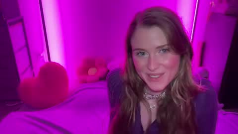 Snapshot of shadebabe chatting on 05.24.26 shadebabe online show from 05.24.26
