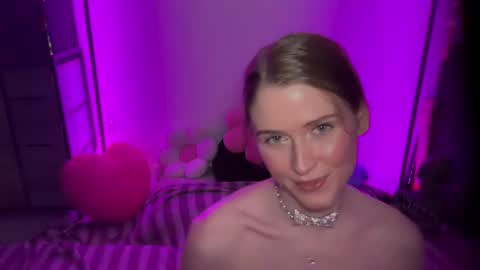 Snapshot of shadebabe chatting on 07.11.26 shadebabe online show from 07.11.26