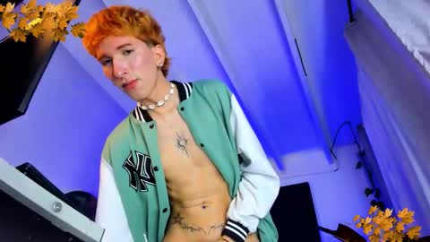 Snapshot of shadow_claw chatting on 11.14.25 shadow claw online show from 11.14.25