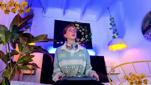 Snapshot of shadow_claw chatting on 11.16.25 shadow claw online show from 11.16.25