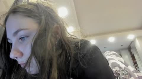 Snapshot of shadow_raffi chatting on 01.25.25 shadow_raffi online show from 01.25.25