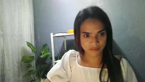Snapshot of shaharra chatting on 11.17.25 shaharra online show from 11.17.25