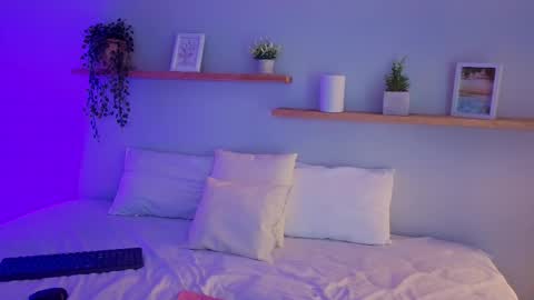 Shaina online show from 12.21.25