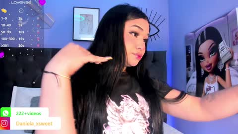 Snapshot of shairytovar chatting on 12.24.24 shairytovar online show from 12.24.24