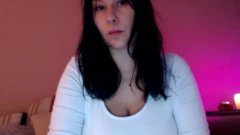 Snapshot of shakeit_good chatting on 10.21.25 Mila online show from 10.21.25