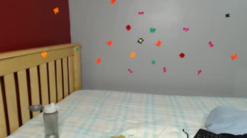 Snapshot of shaky396294 chatting on 01.22.25 shaky xxx online show from 01.22.25