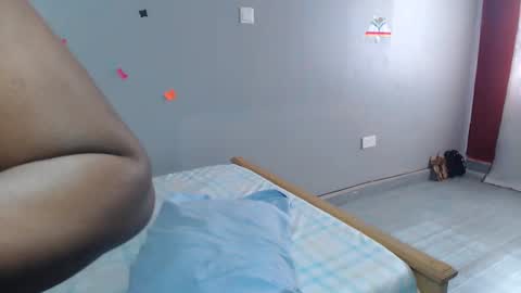 Snapshot of shaky396294 chatting on 02.26.25 shaky xxx online show from 02.26.25