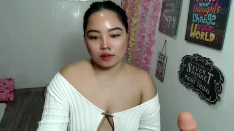 Snapshot of shamcysupsup chatting on 02.15.25 Shamcy online show from 02.15.25