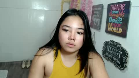 Snapshot of shamcysupsup chatting on 02.17.25 Shamcy online show from 02.17.25